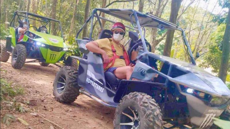 Два багги на грунтовой тропе в джунглях, MalaiPink ATV & UTV Adventure