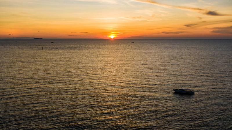 Закат над морем у острова Самет