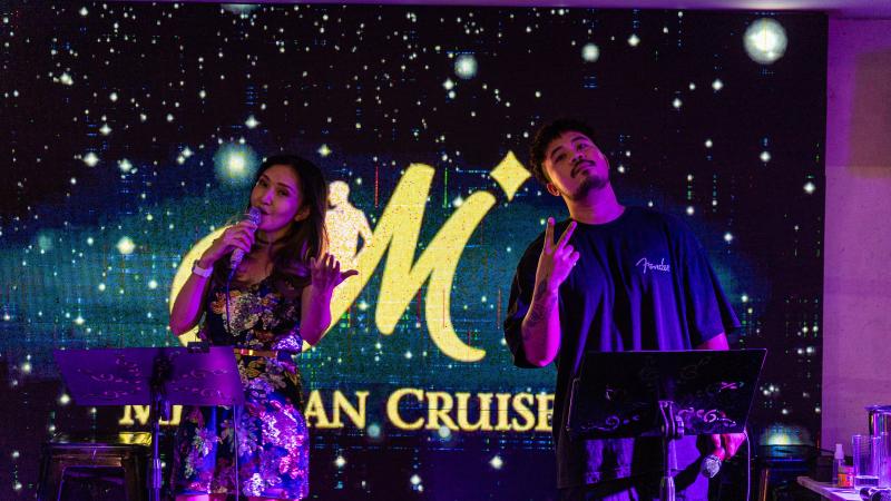 Шоу-программа на борту лайнера Meridian Cruise
