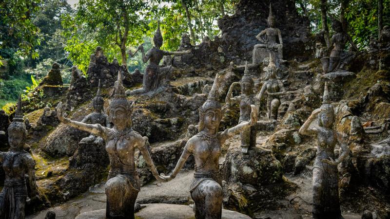 Скульптуры в Magic Garden