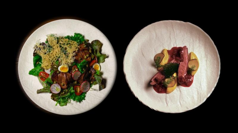 Мясной сет: салат с говяжьей вырезкой, перепелиными яйцами и чипсами из пармезана, утиная грудка
