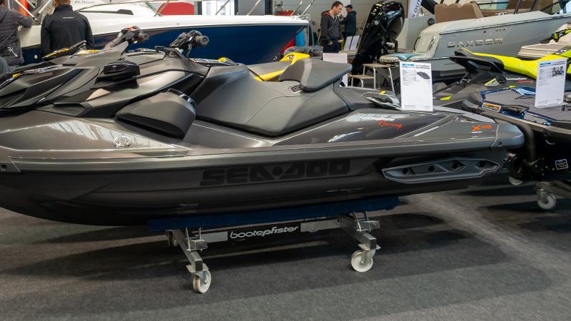 Sea-Doo RXP-X 300 на выставке катеров — модель с доплатой для одного водителя в туре из AA Marina